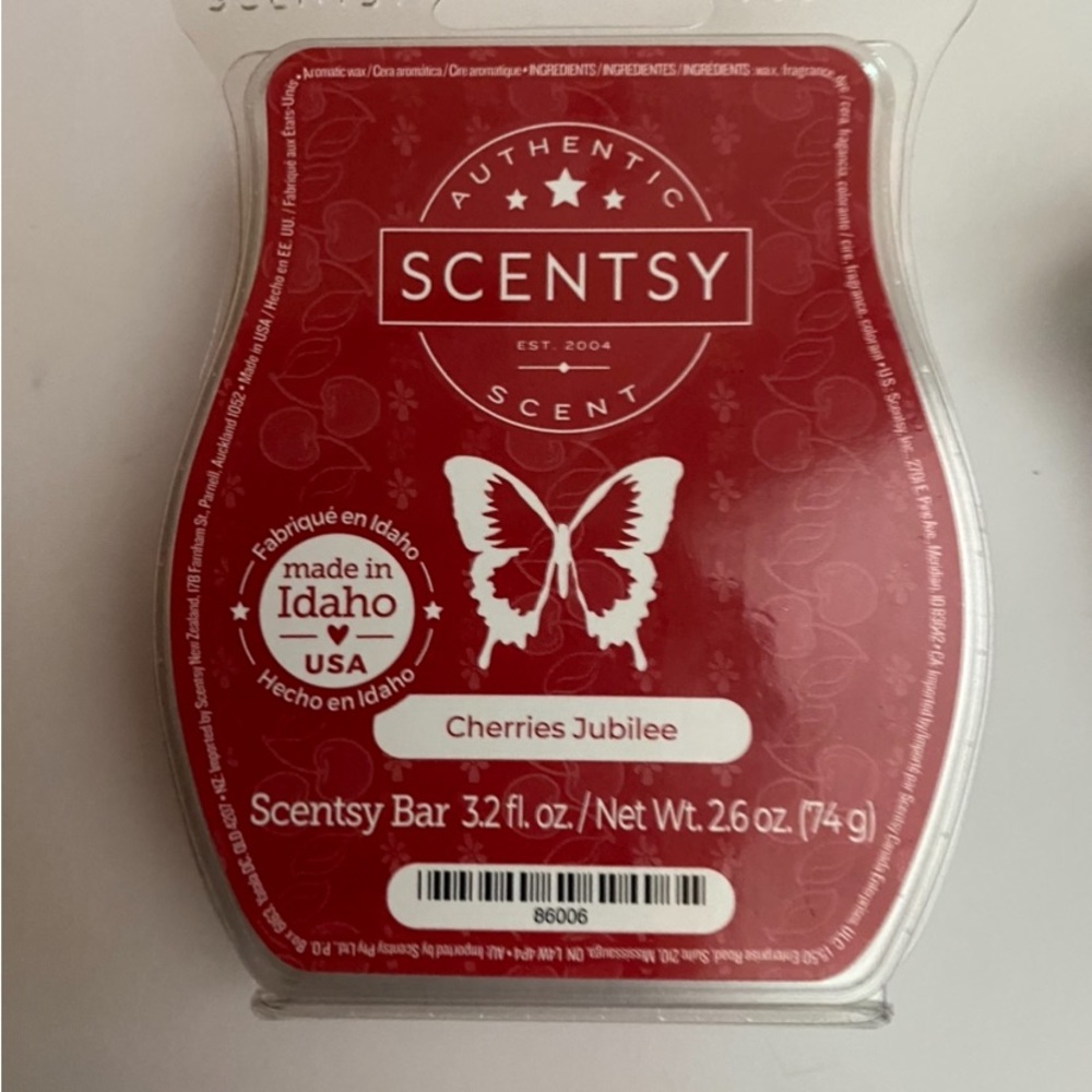 Scentsy Cherries Jubilee Tartwarmer